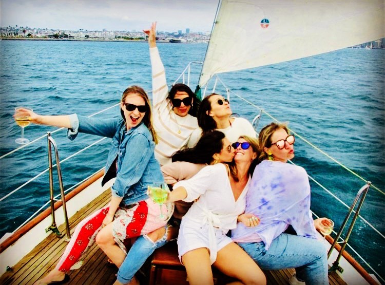 Bachelorette — Best I Do Crew aboard JADA